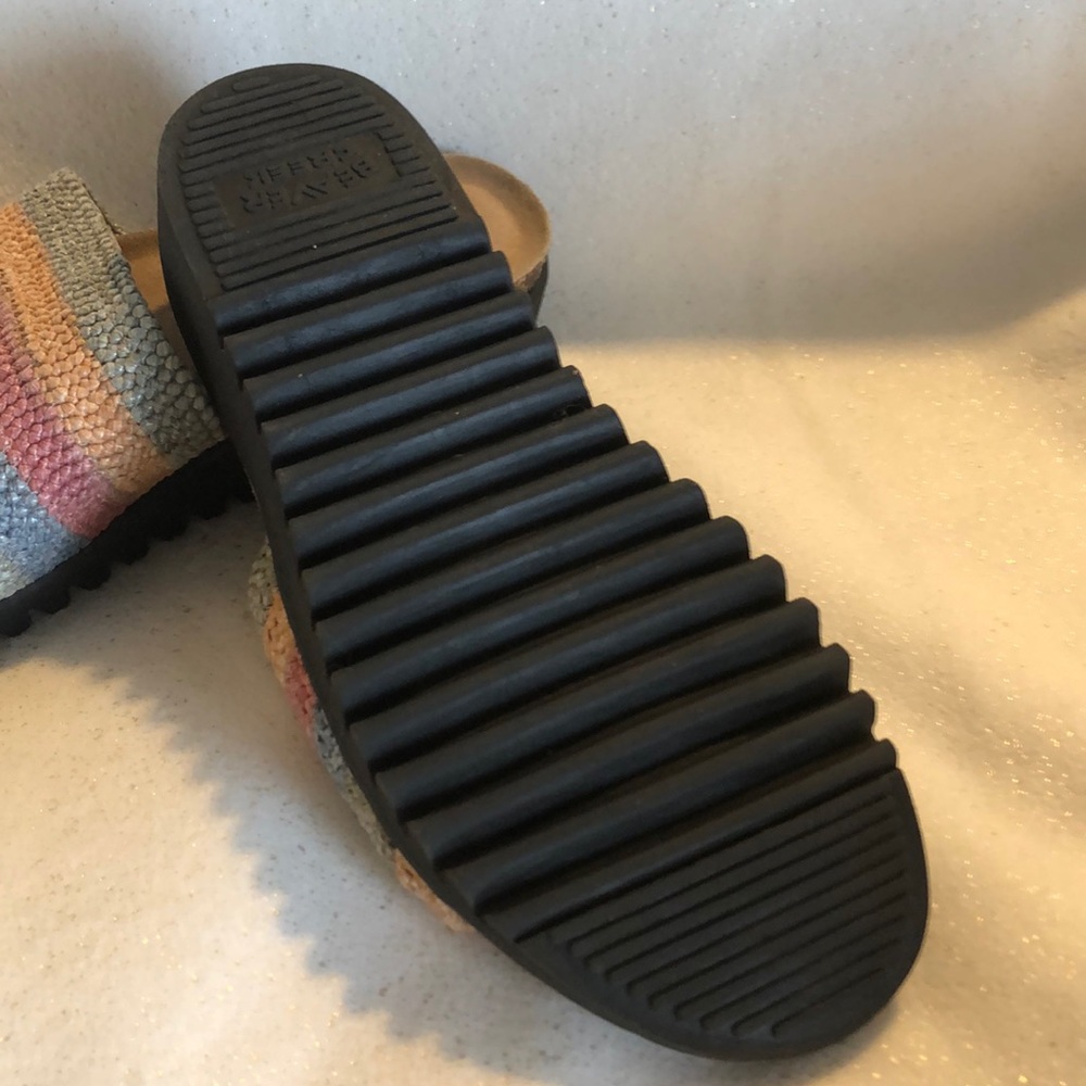 Shoes - Picture 2 of 5